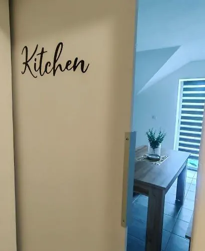 Alojamento de Acomodação e Pequeno-almoço Osmica- *